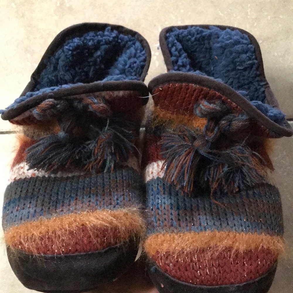Muk Luk bootie slippers